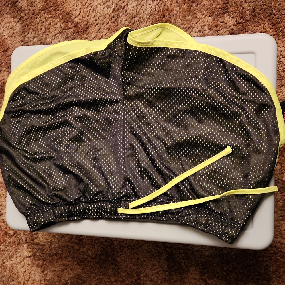 Women athletic shorts - Picture 2 of 3